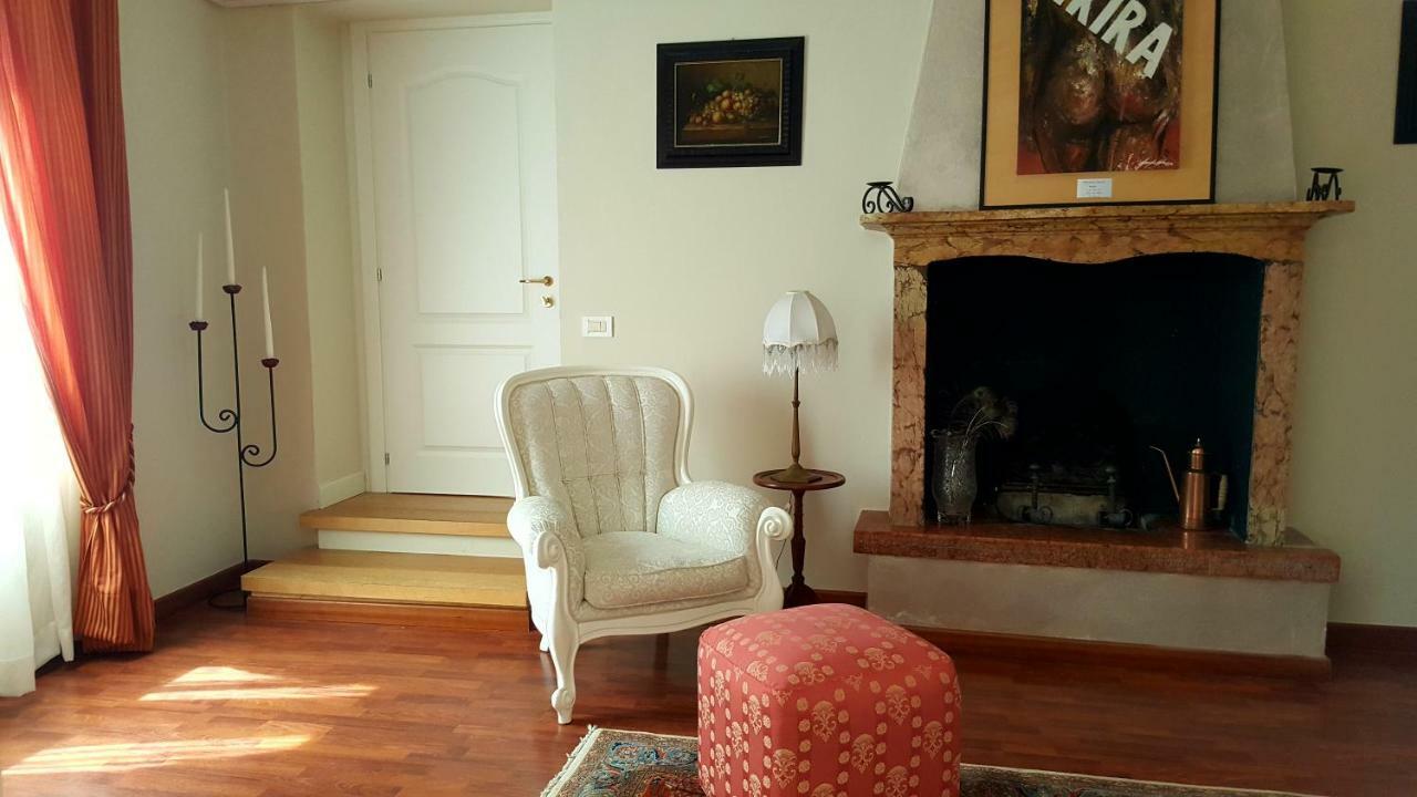 B&B Villa Fiorini Moniga del Garda Екстер'єр фото