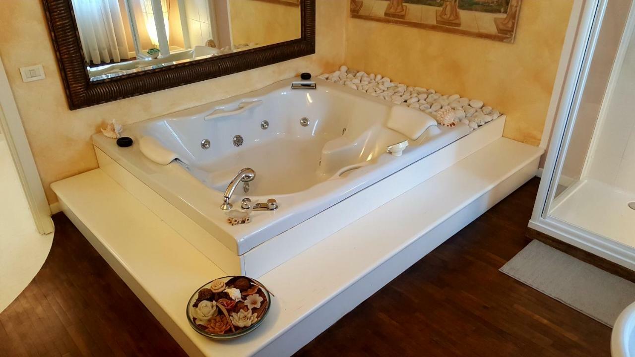 B&B Villa Fiorini Moniga del Garda Екстер'єр фото