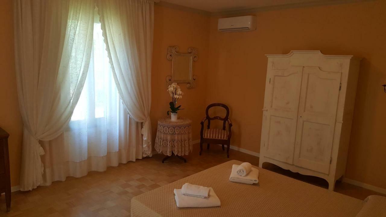 B&B Villa Fiorini Moniga del Garda Екстер'єр фото
